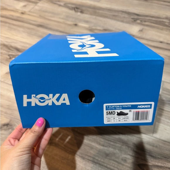 HOKA! - Picture 2 of 6